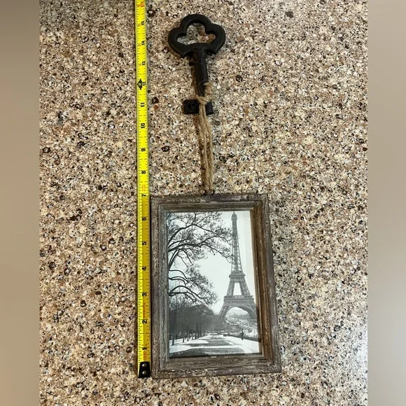 World Market 4 X 6 Hanging Frame - Picture 1 of 3